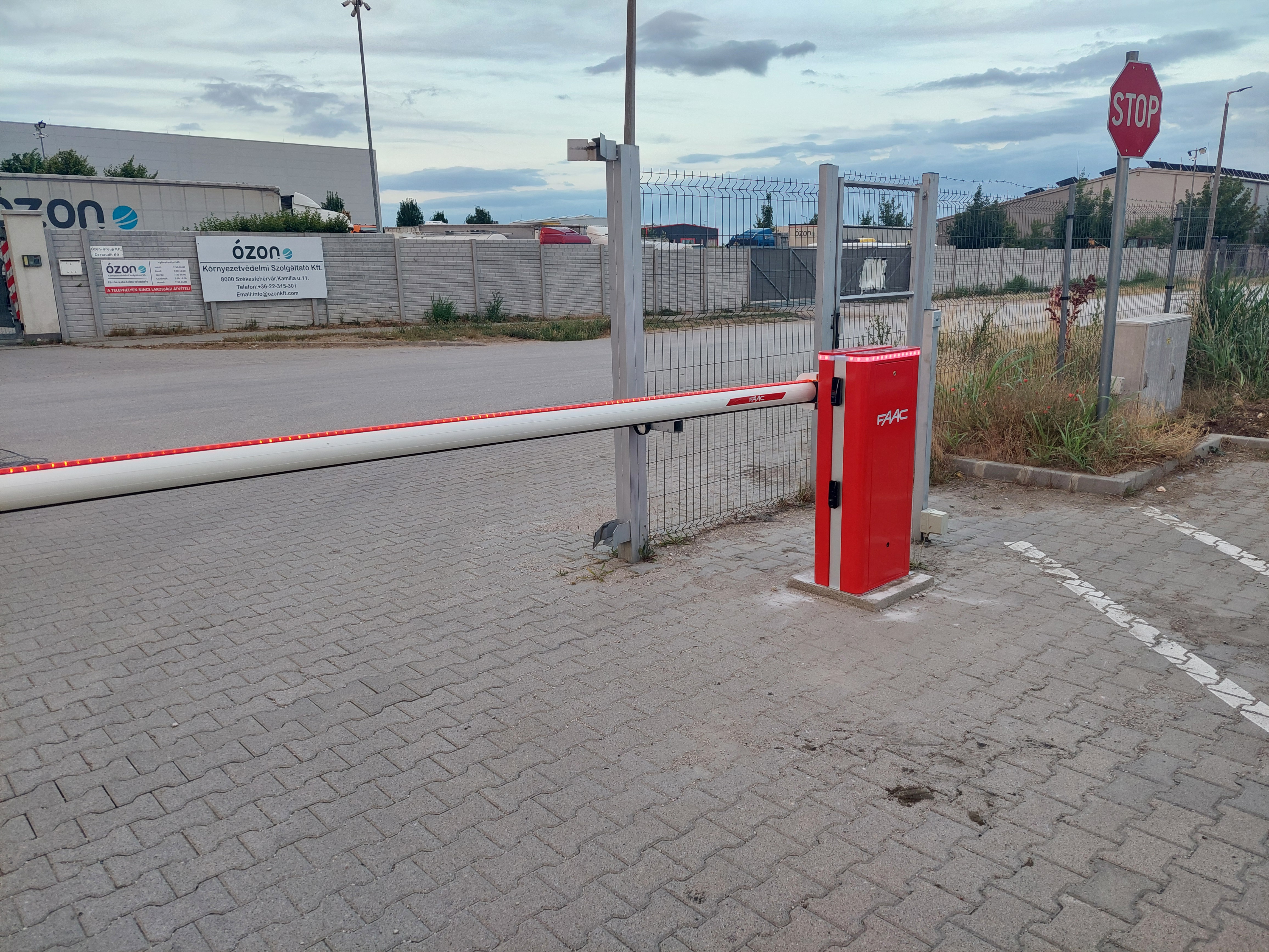 kapunyitó automatika, tolókapu, szárnyas kapu, kapuautomatizálás, elektromos kapu, automata ajtó, fotocellás ajtó, garázskapu, sorompó, kapuszervíz, üvegajtó